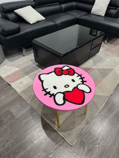 Hello Kitty Coffee Table | @artmonster3